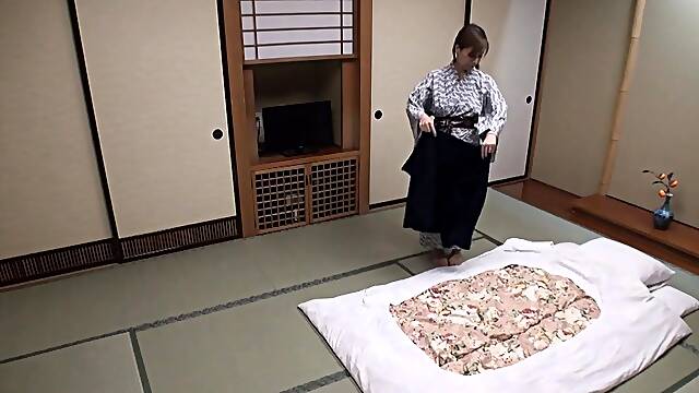 Wife Crempie Using Sex Machine