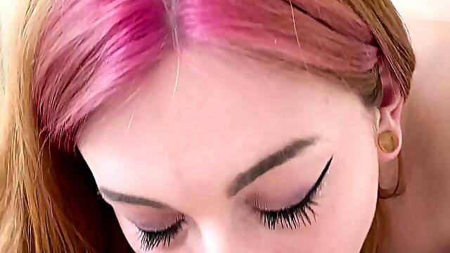 Amateur Blond Give Nice POV Blowjob