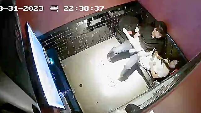 IPCAM – Korean couples in karaoke compilation