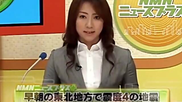 04533 Female Announcer x Happening