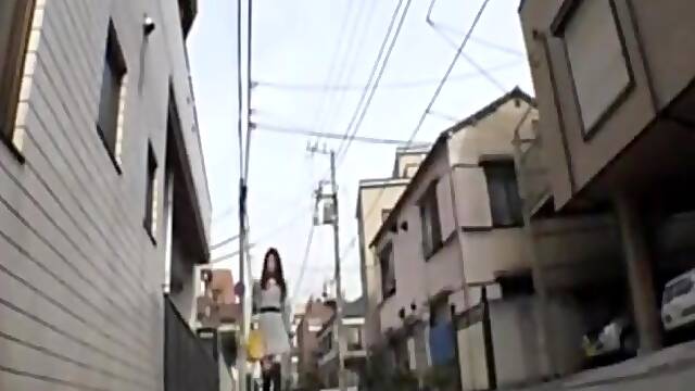 Young japanese girl has sneaky sex in hospital visit