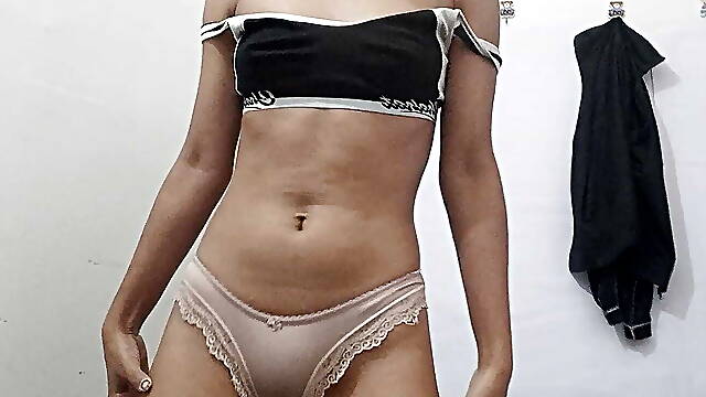 Ukrainian student brought her pussy to squirt