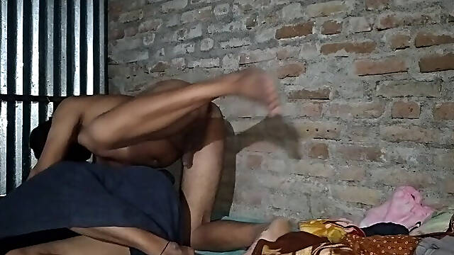 Gadi gadi bhabhi ki haveli mein chudai ki chudai