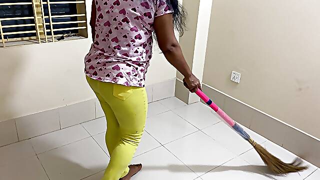 I see my maid cleaning the house alone I hugged her and started fucking her ass