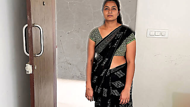 Soft! the Owner of the House Came to the House to Ask for a Feast, the Husband Touched the Man in the Bathroom, Took the Owner's Penis in the Pussy.